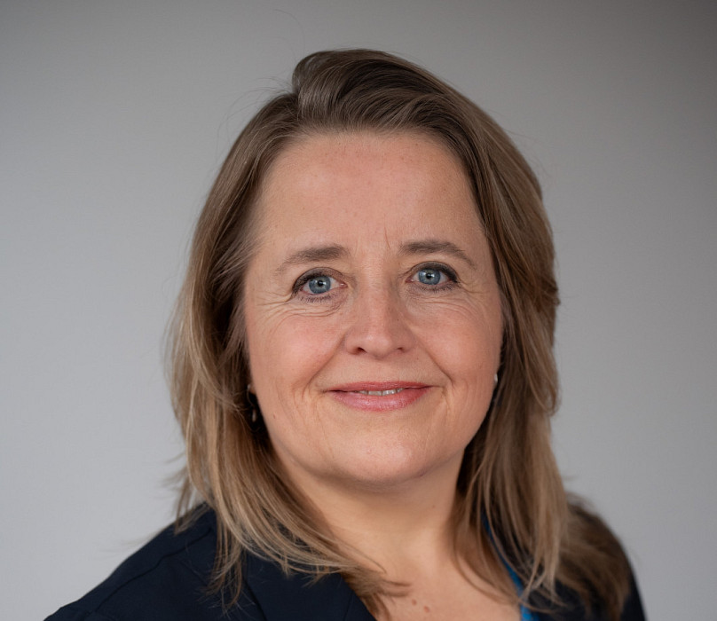 Afbeelding 1 in carrousel van Over mij / About me